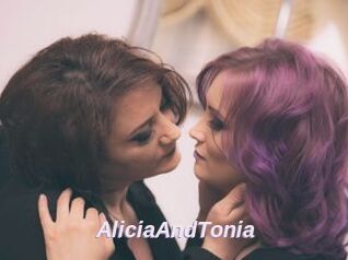 AliciaAndTonia