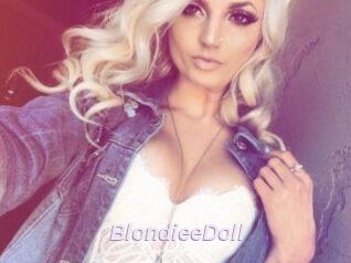 BlondieeDoll