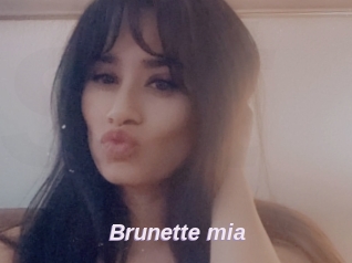 Brunette_mia