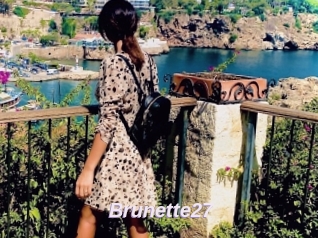 Brunette27