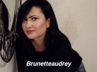 Brunetteaudrey