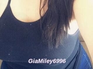 GiaMiley6996