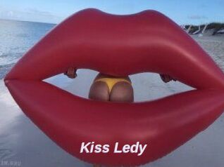 Kiss_Ledy