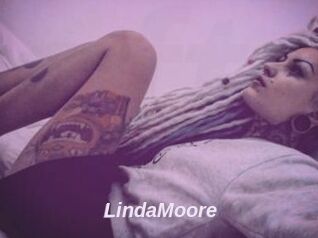 Linda_Moore