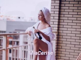 MiaCerise