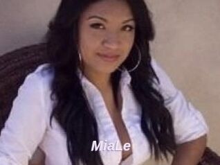 Mia_Le