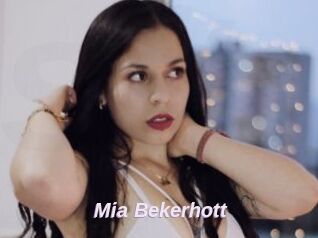 Mia_Bekerhott
