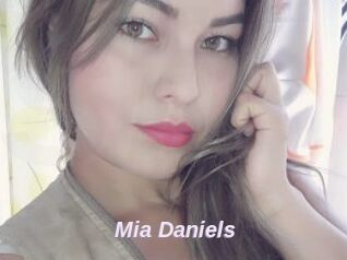 Mia_Daniels