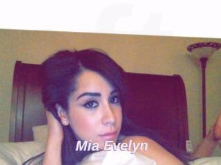 Mia_Evelyn