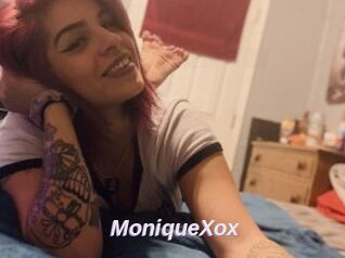 MoniqueXox