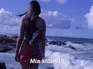 Mia_stone18