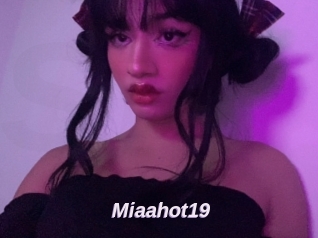 Miaahot19