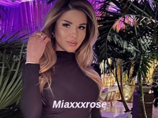 Miaxxxrose