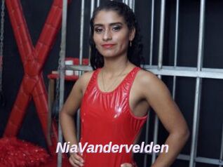 NiaVandervelden