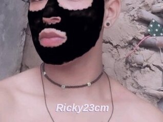 Ricky23cm