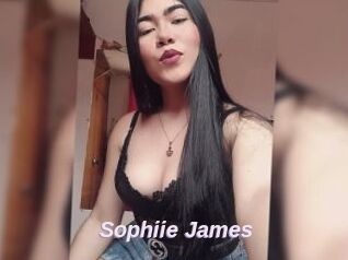 Sophiie_James