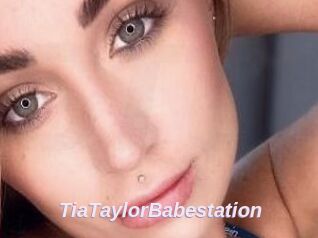 TiaTaylorBabestation