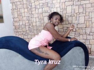 Tyra_kruz